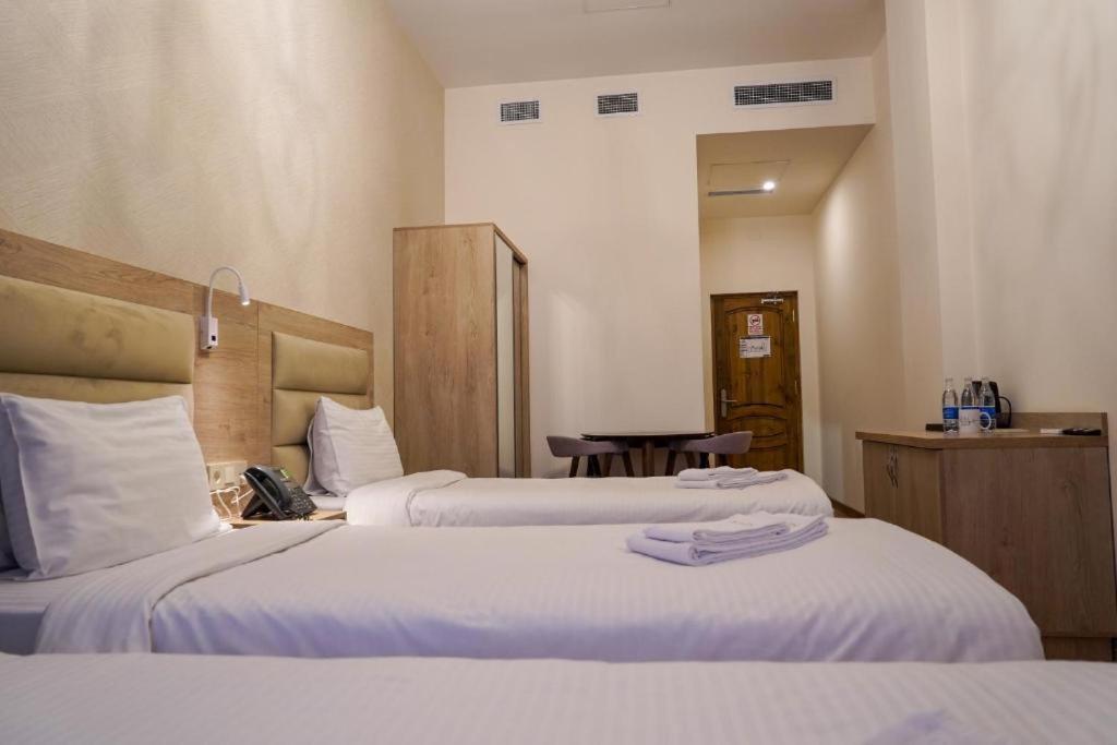 Kuma Hotel Gyumri Bagian luar foto