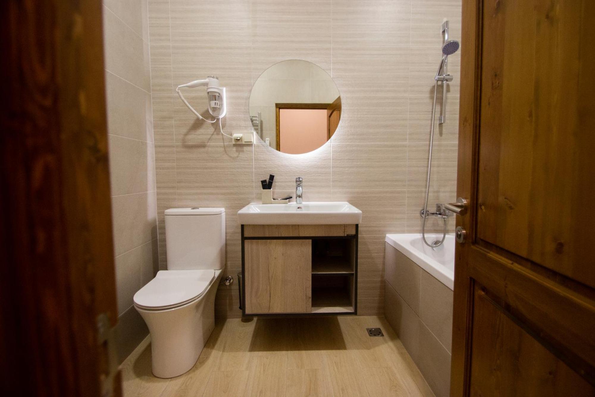 Kuma Hotel Gyumri Bagian luar foto